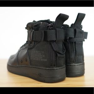 2018 Nike Air Force 1 SF AF1 Mid Triple Black NWT 2018 Nike Air Force 1 SF AF1 Mid Triple Black NWT